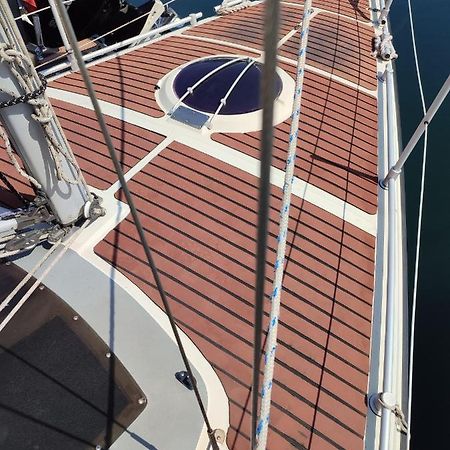 Bateau A Quai St Raphael, 4 Couchages , Voilier Etap 28I Hotel Saint-Raphaël Екстериор снимка