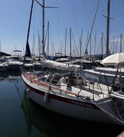 Bateau A Quai St Raphael, 4 Couchages , Voilier Etap 28I Hotel Saint-Raphaël Екстериор снимка